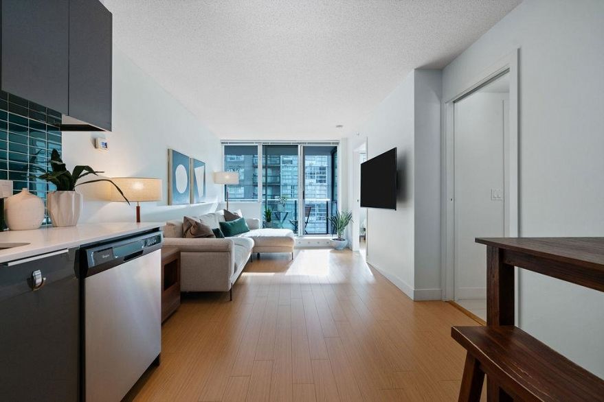 608 1325 ROLSTON STREET, Vancouver BC V6B 0M2
