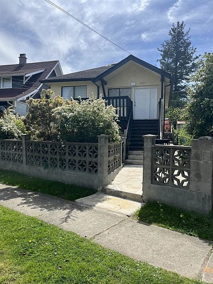 2036 Stainsbury Avenue
