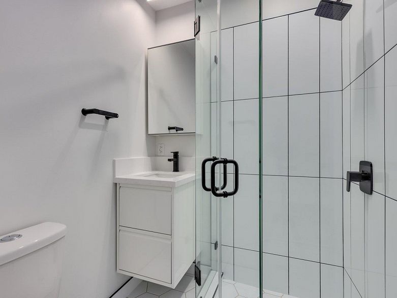 307 2255 York Avenue