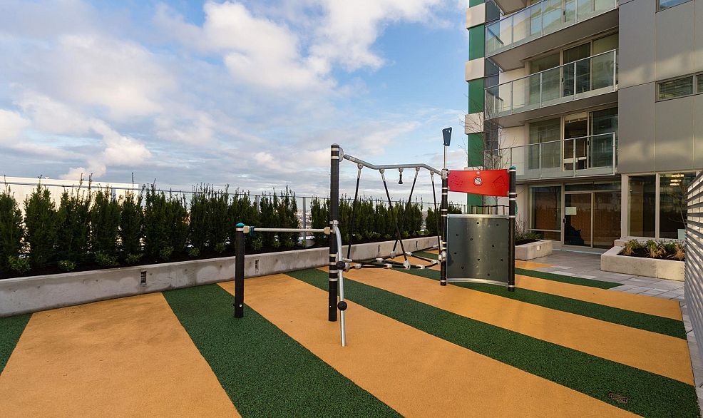 2106 489 Interurban Way