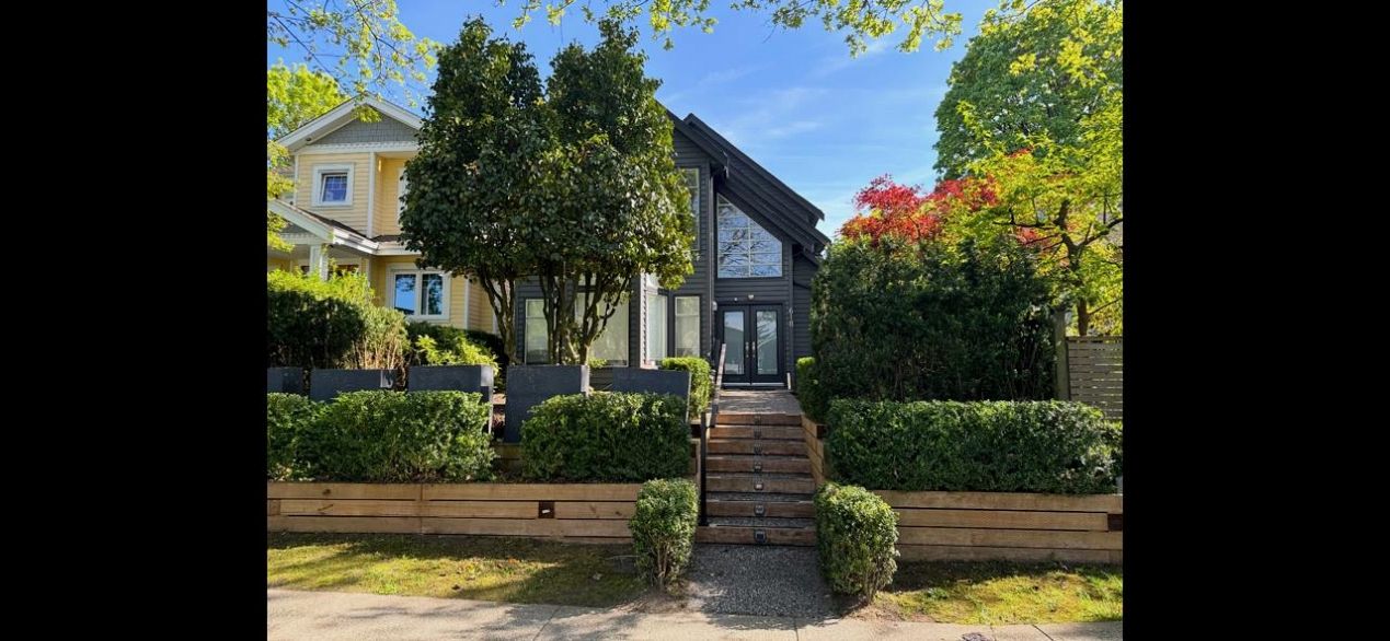 618 W 17TH AVENUE, Vancouver BC V5Z 1T8