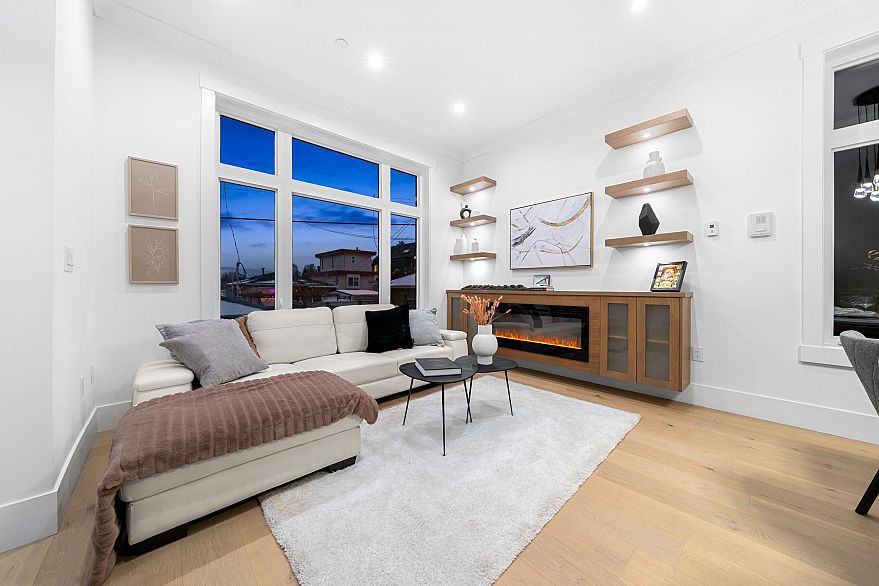 4990 Sherbrooke Street