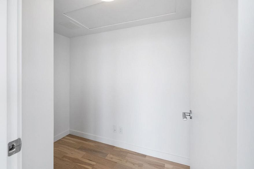 908 2221 E 30th Avenue