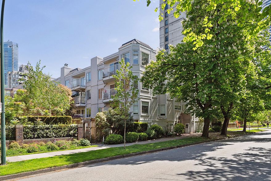 204 1147 NELSON STREET, Vancouver BC V6G 1J3