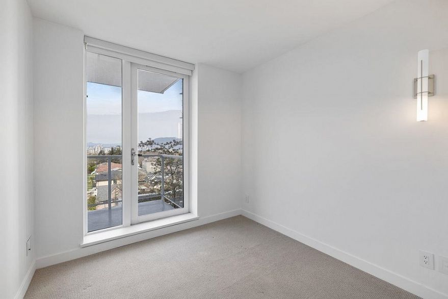 908 2221 E 30th Avenue