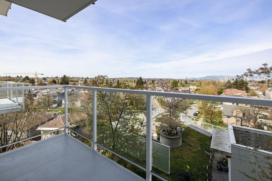 908 2221 E 30th Avenue