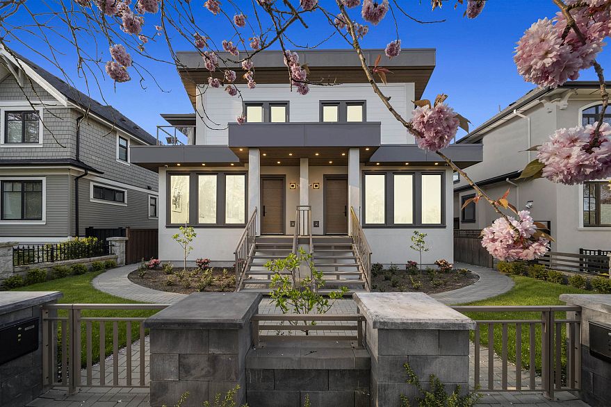 2455 W 10TH AVENUE, Vancouver BC V6K 2J4