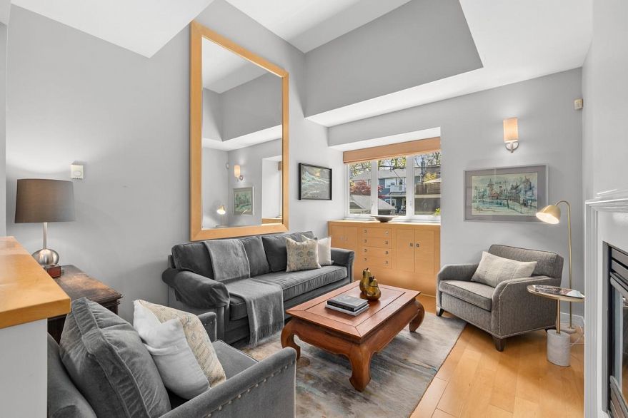 366 W 14TH AVENUE, Vancouver BC V5Y 1X4