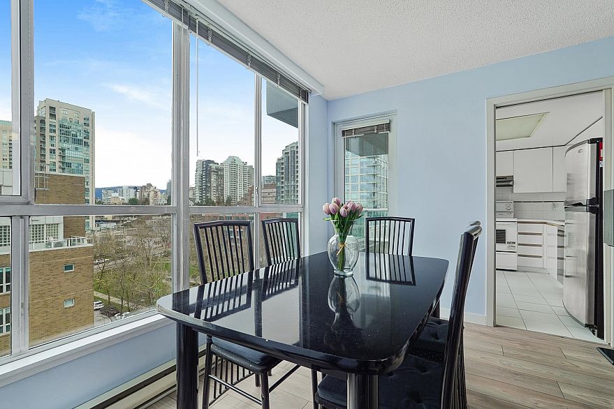 902 1500 Howe Street