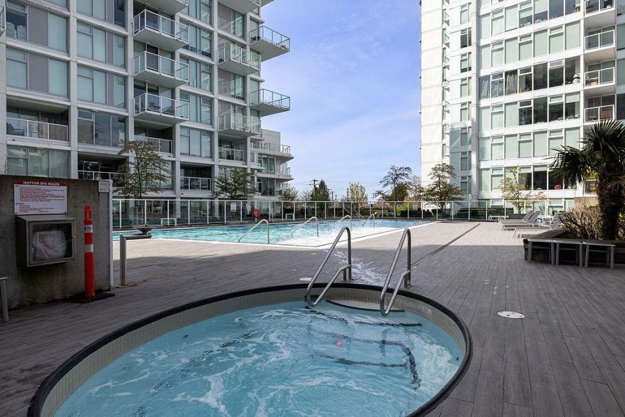 908 2221 E 30th Avenue