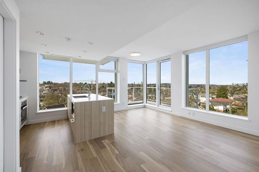 908 2221 E 30th Avenue