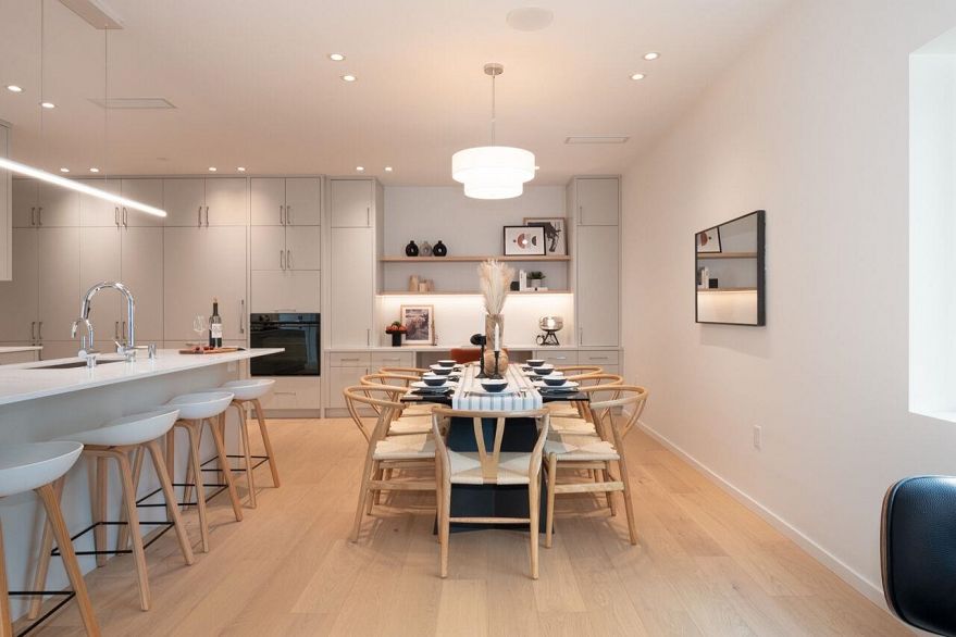 126 E 17TH AVENUE, Vancouver BC V5V 1A4