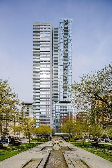 2002 1111 Richards Street