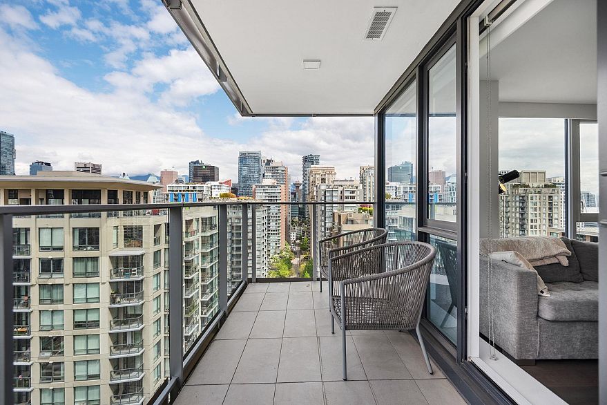 2002 1111 Richards Street