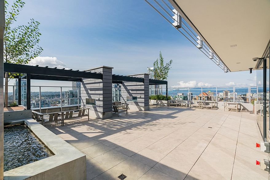 2002 1111 Richards Street