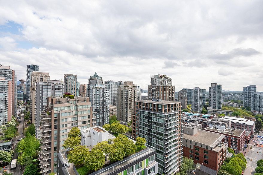 2002 1111 Richards Street