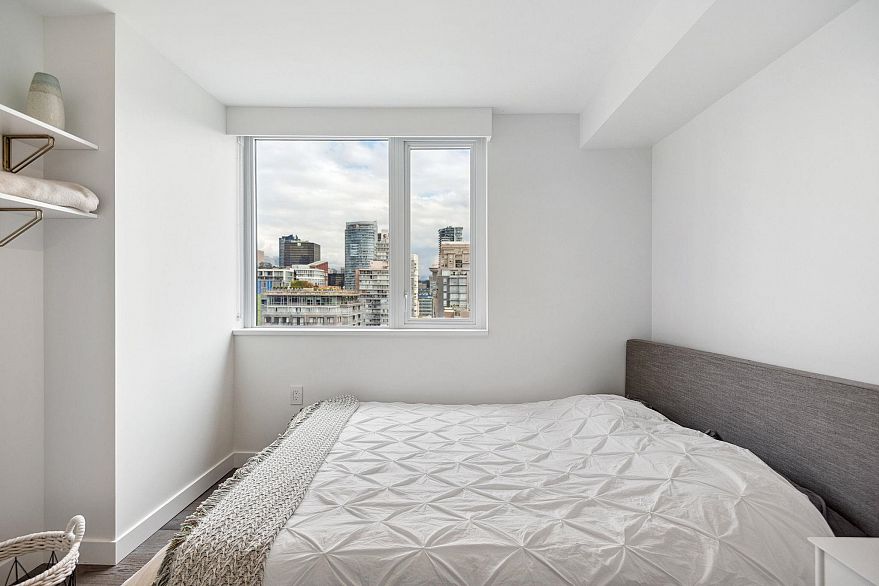 2002 1111 Richards Street