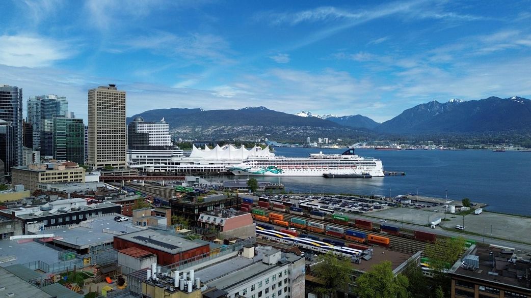 701 233 Abbott Street