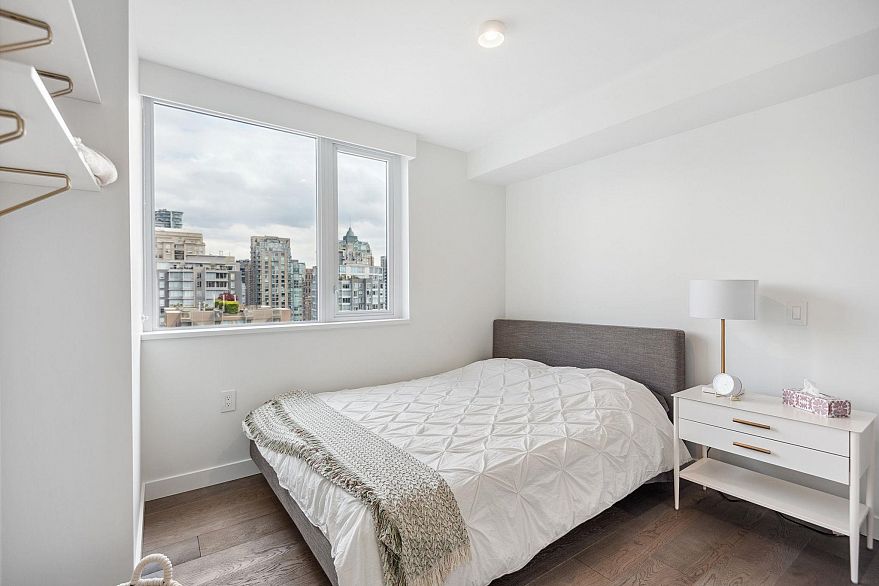 2002 1111 Richards Street