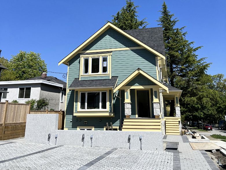 3123 COLUMBIA STREET, Vancouver BC V5Y 1X9