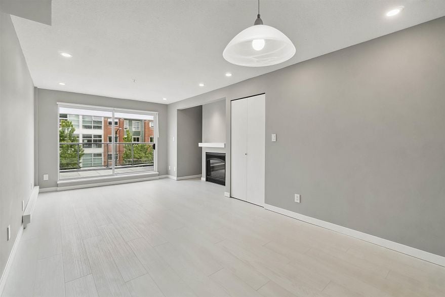 2 2880 W 4TH AVENUE, Vancouver BC V6K 1R2