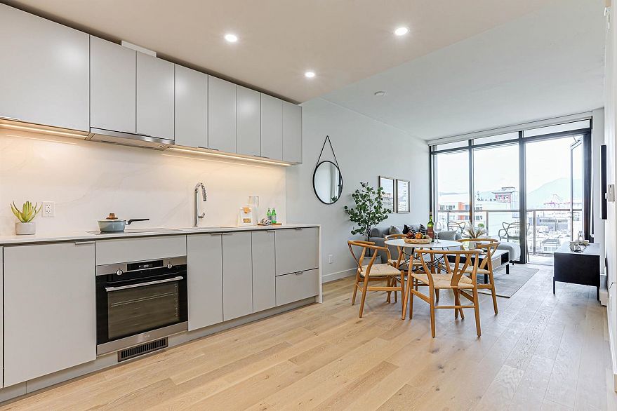 707 239 KEEFER STREET, Vancouver BC V6A 1X6