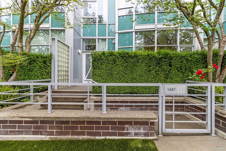 1487 HOMER STREET, Vancouver BC V6Z 3C8