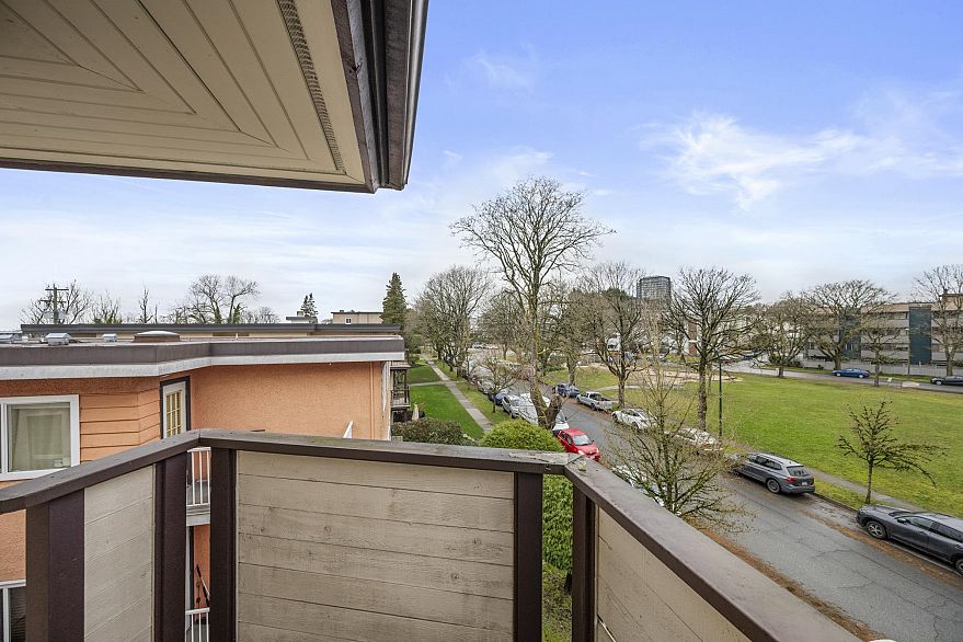 401 1414 W 73rd Avenue