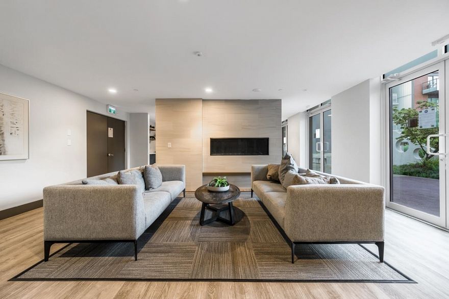 3559 E Kent Avenue North