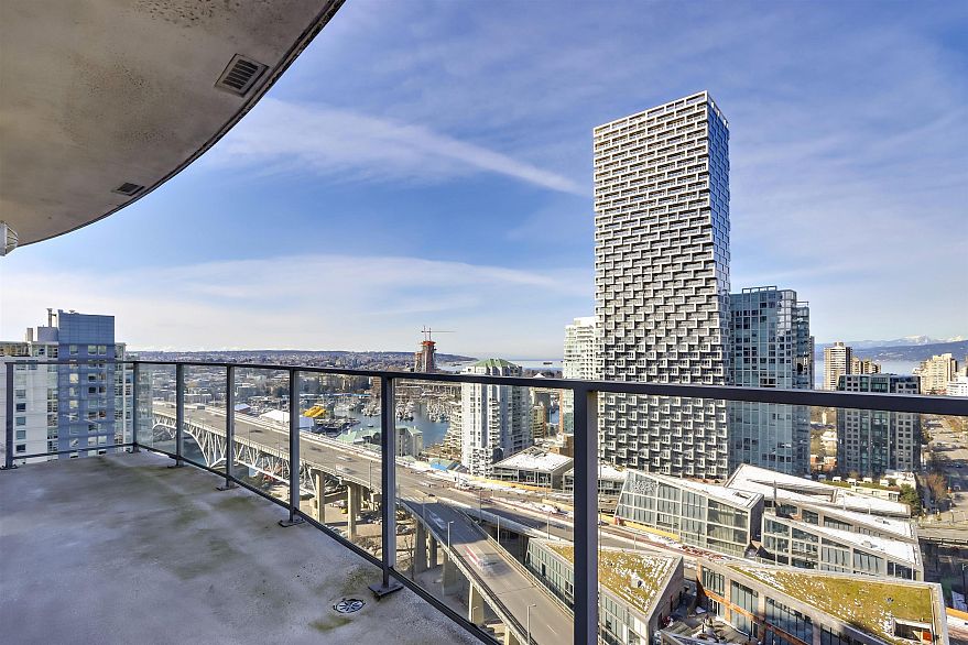 2703 550 Pacific Street