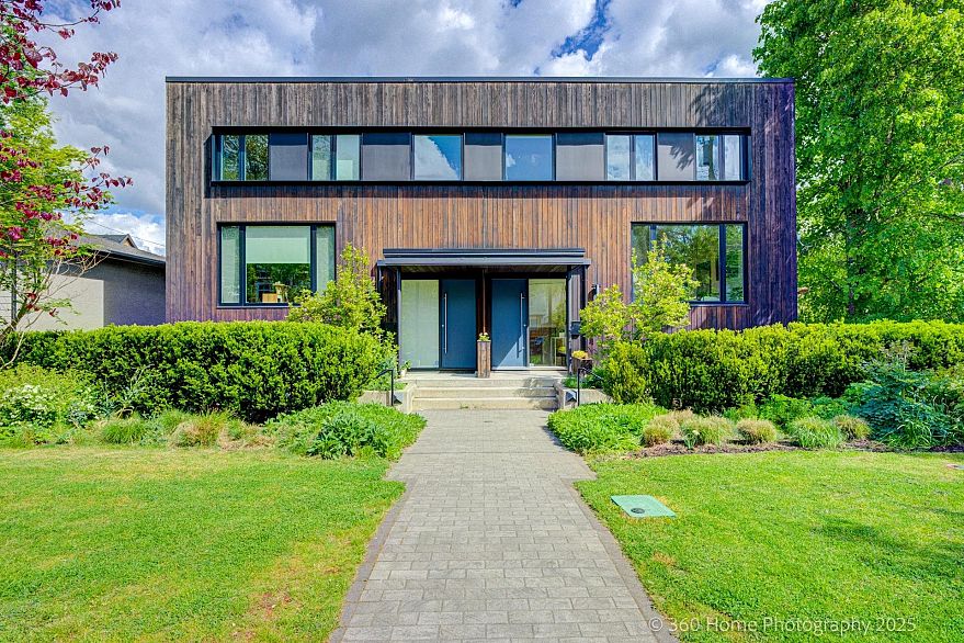 1043 E 16TH AVENUE, Vancouver BC V5T 2W2