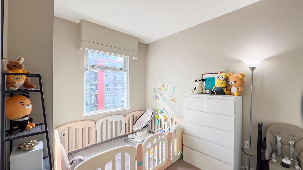 809 1661 Ontario Street