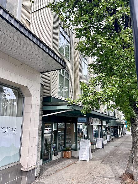 311 3727 W 10th Avenue