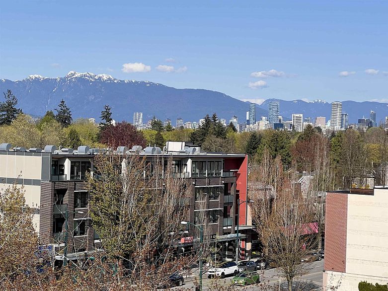 311 3727 W 10th Avenue