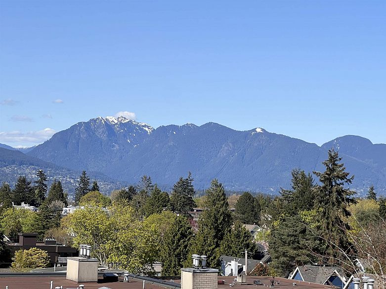 311 3727 W 10th Avenue