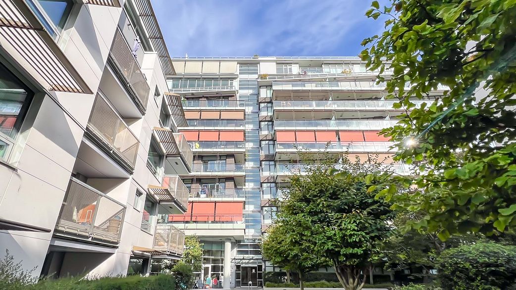 809 1661 Ontario Street