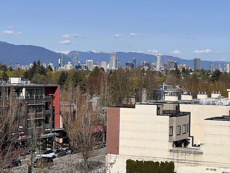 311 3727 W 10th Avenue