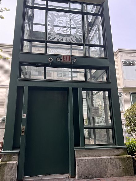 311 3727 W 10th Avenue