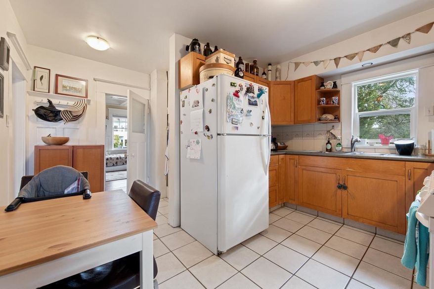 1727 Macdonald Street