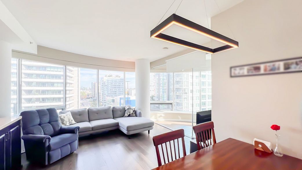 809 1661 Ontario Street