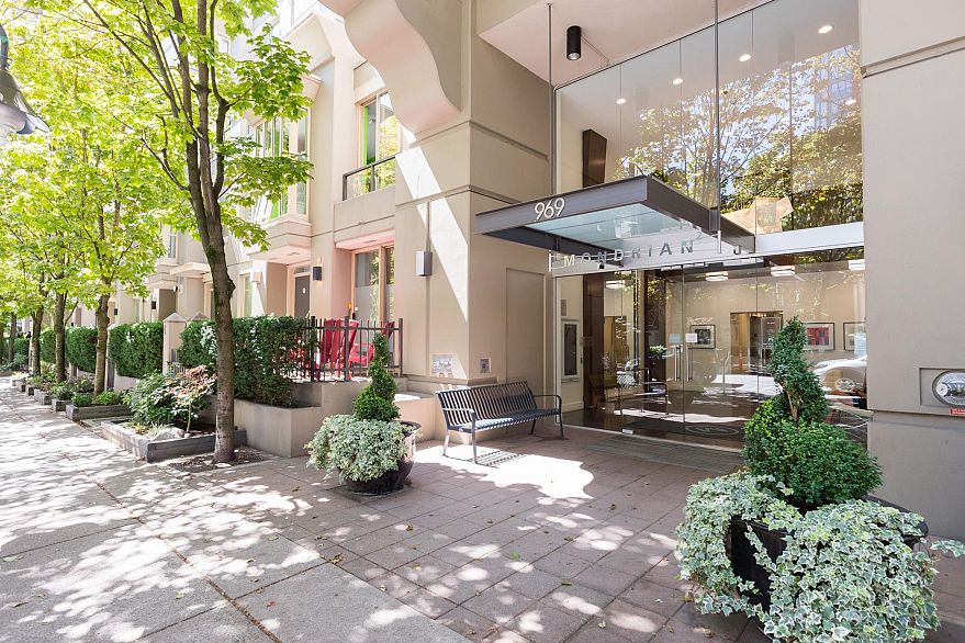 703 969 RICHARDS STREET, Vancouver BC V6B 1A8