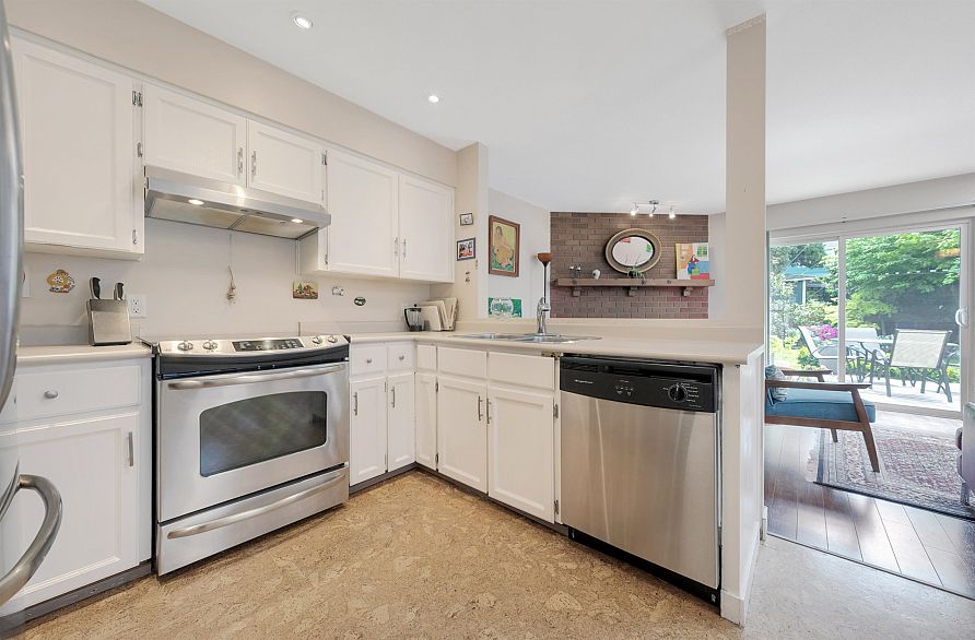 2118 6050 Larch Street