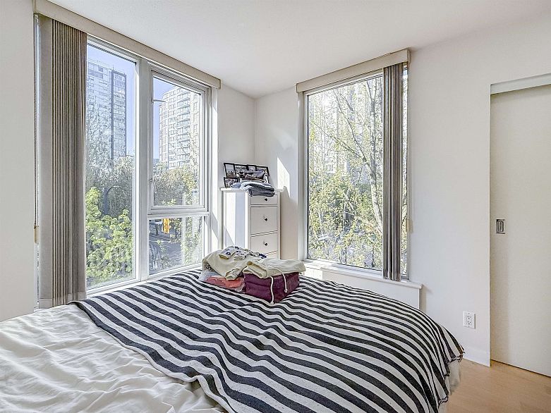 302 1010 Richards Street