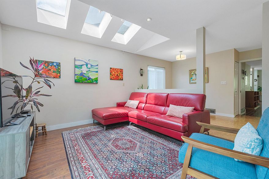 2118 6050 Larch Street