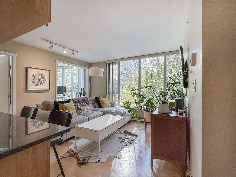 302 1010 Richards Street