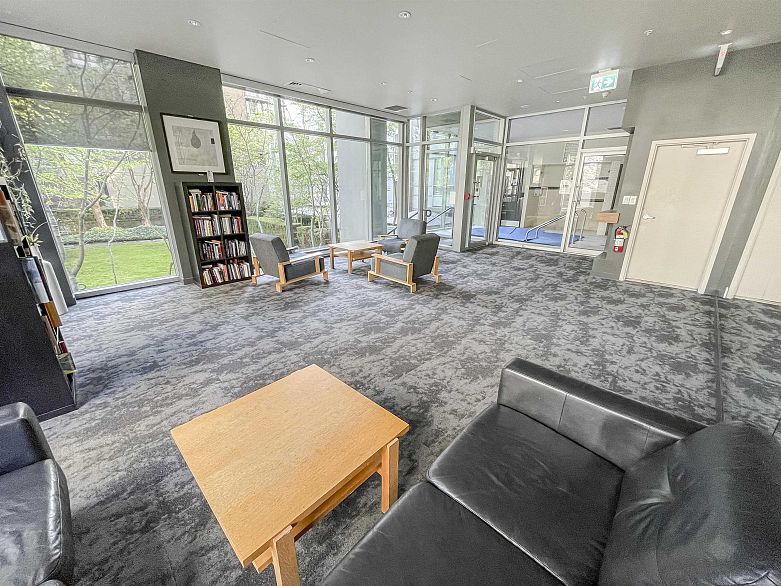 302 1010 Richards Street