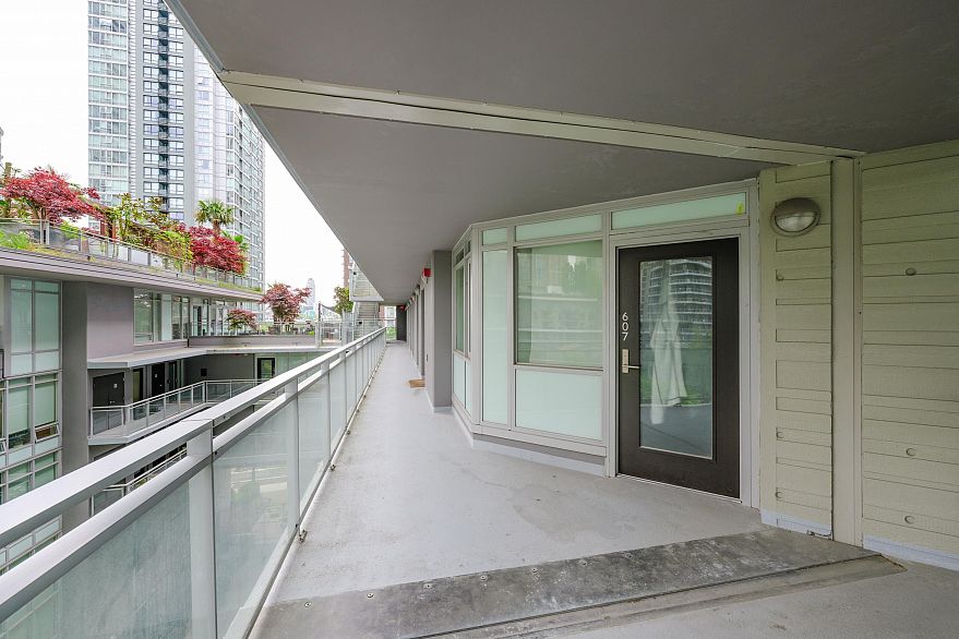 607 1372 Seymour Street