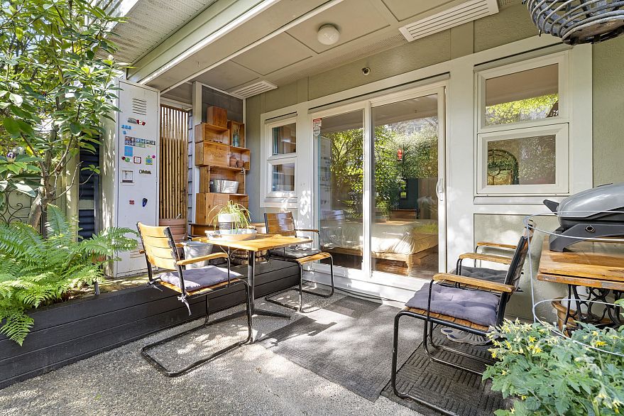 102 2110 W YORK AVENUE, Vancouver BC V6K 1C3