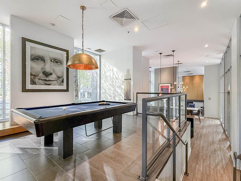 302 1010 Richards Street