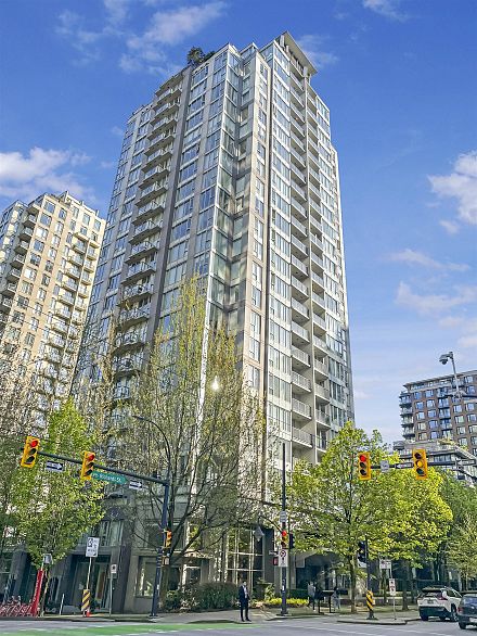 302 1010 Richards Street